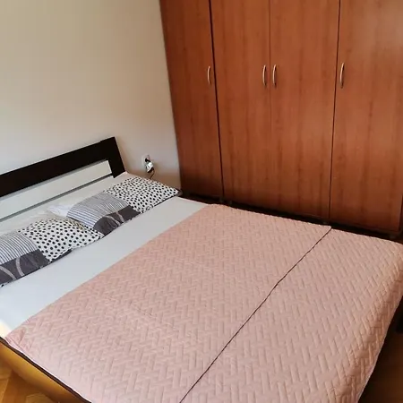 Visoka شقة